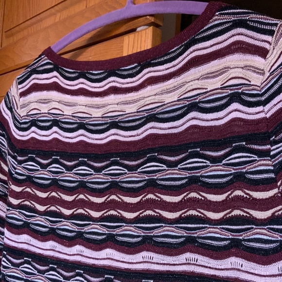 White House Black Market. - Bold Chevron Striped 3/4 sleeve Tunic - Picture 5 of 7